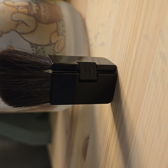 Chanel makeup brushes - Picture 3 of 3